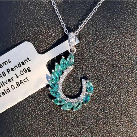 New Natural Emerald and diamond necklace platinum plated on sterling silver 😍 - Picture 4 of 7